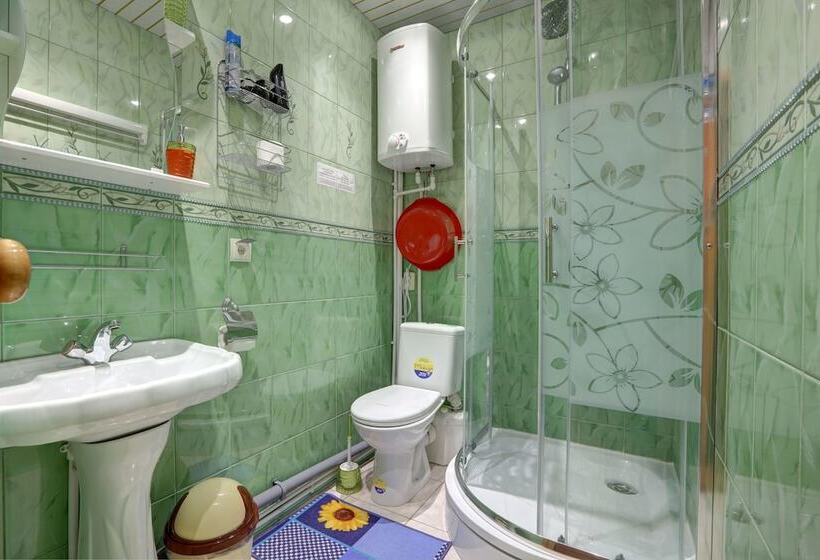 فندق Gostinica Petrogradskaya