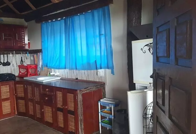 هتل Makolo Bay & Dive Africa