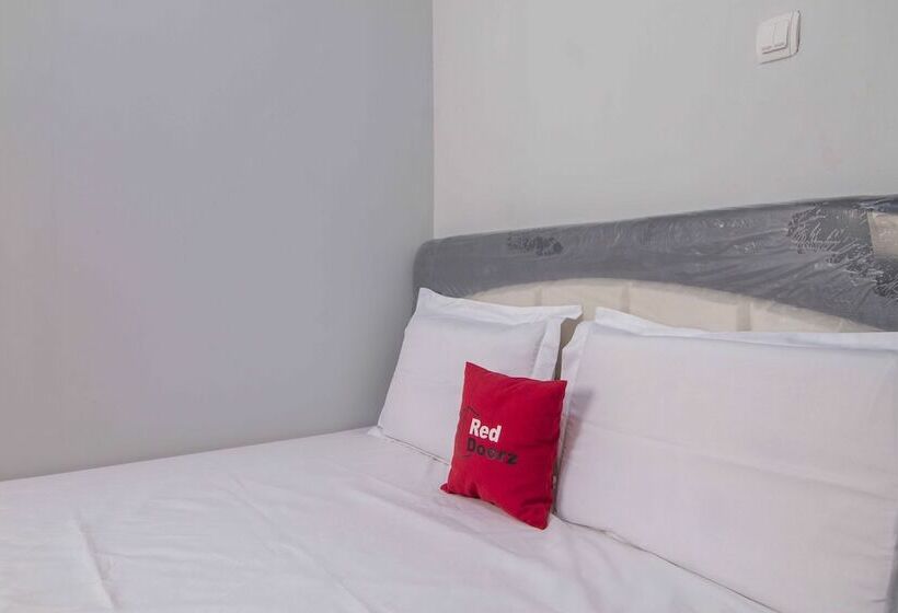 Panzió Reddoorz @ Pondok Bambu