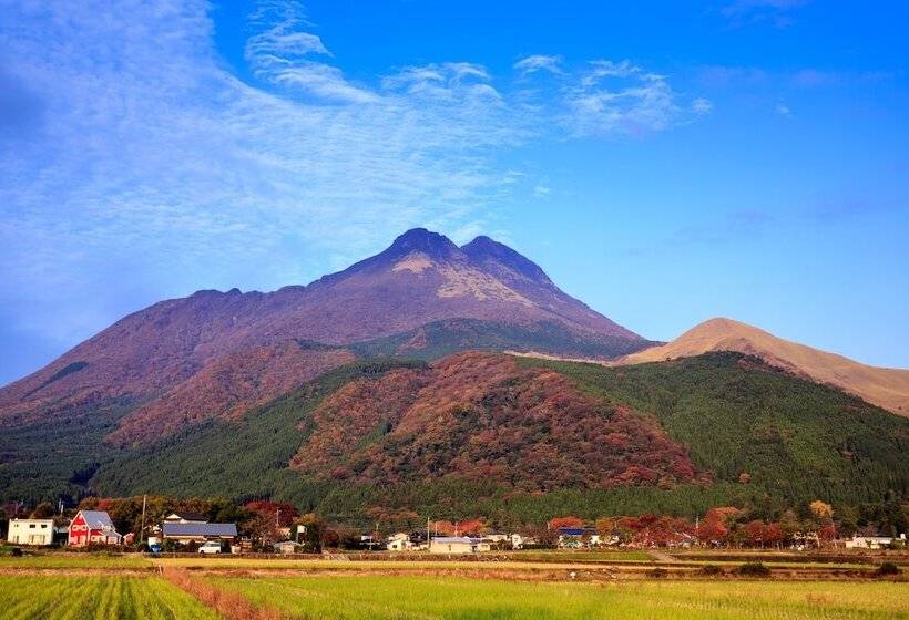 Ryokan Yufuin Hananomai