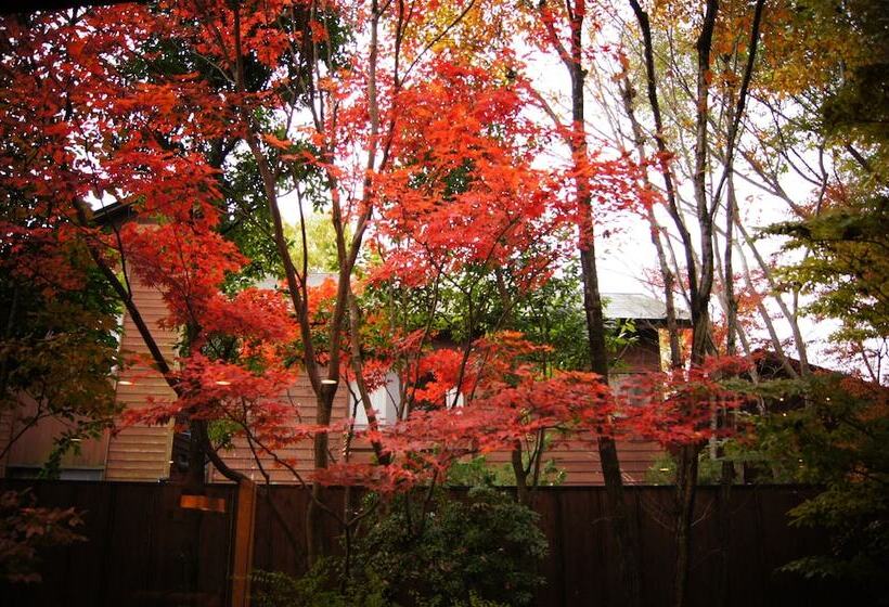 Ryokan Yufuin Hananomai