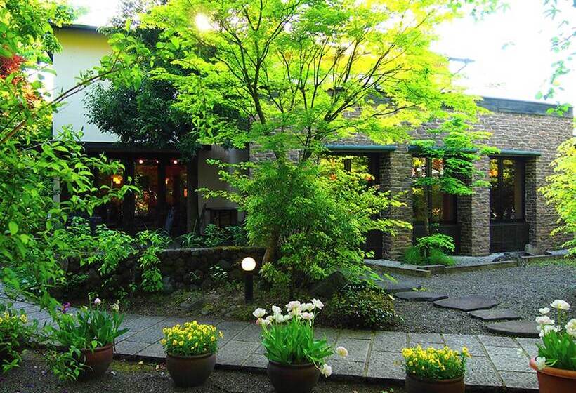 Ryokan Yufuin Hananomai