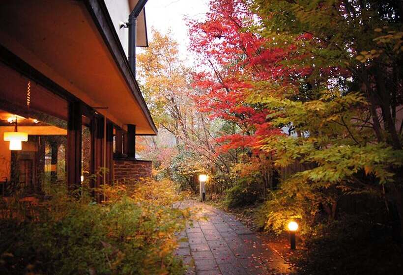 Ryokan Yufuin Hananomai