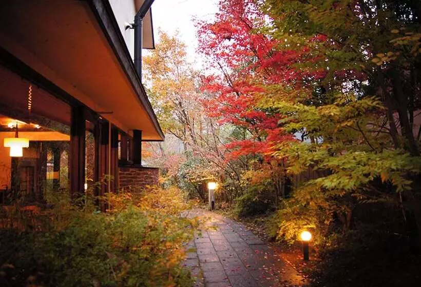 Ryokan Yufuin Hananomai