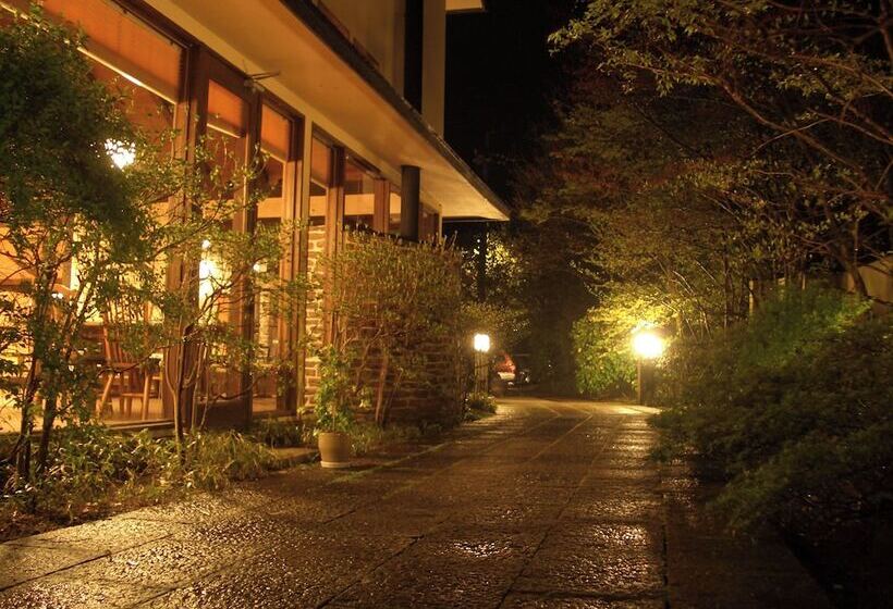 Ryokan Yufuin Hananomai