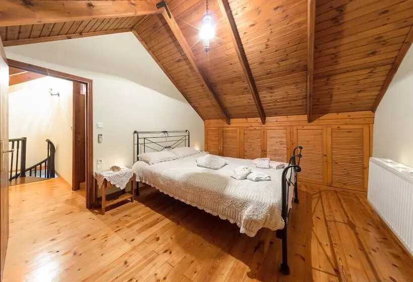 Borsalino Studios & Apartments