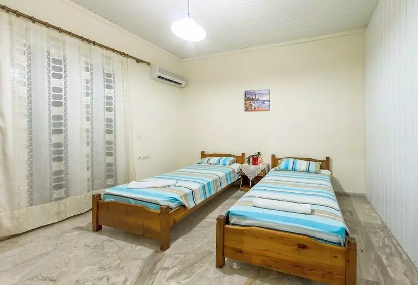Borsalino Studios & Apartments