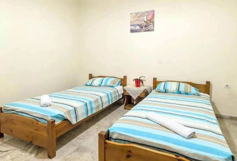 Borsalino Studios & Apartments