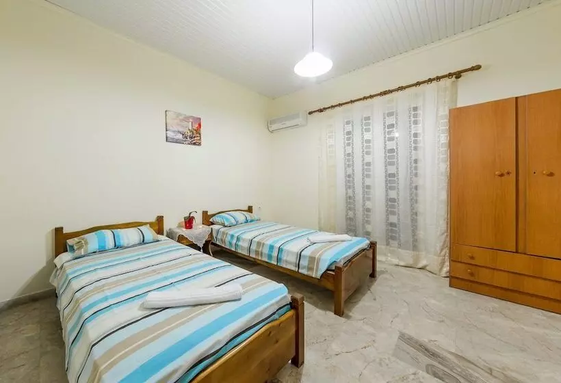 Borsalino Studios & Apartments