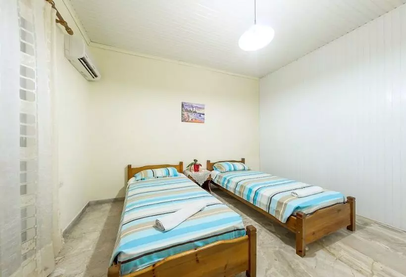 Borsalino Studios & Apartments