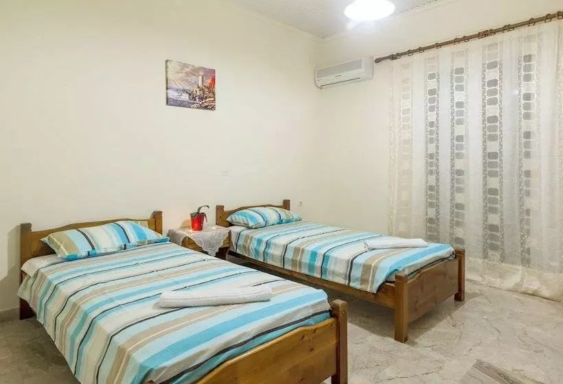 Borsalino Studios & Apartments