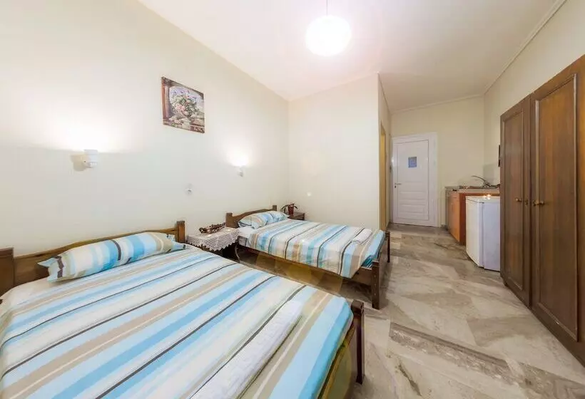 Borsalino Studios & Apartments