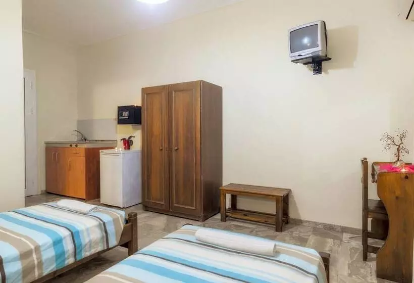 Borsalino Studios & Apartments