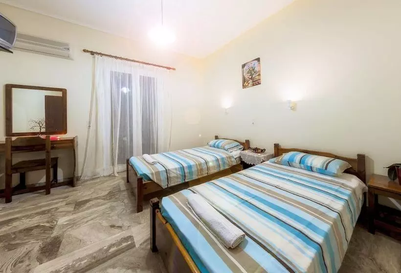 Borsalino Studios & Apartments