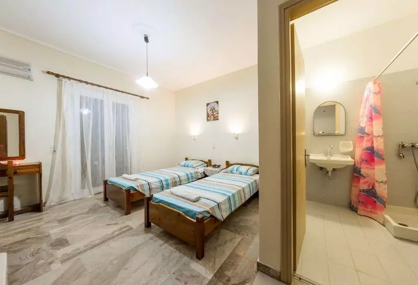 Borsalino Studios & Apartments