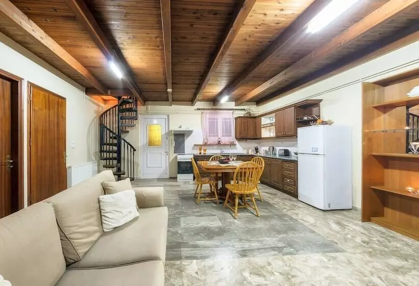 Borsalino Studios & Apartments