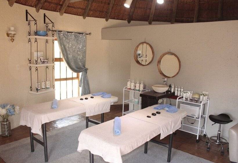 בית מלון כפרי Amanzingwe Lodge Conference Centre & Spa