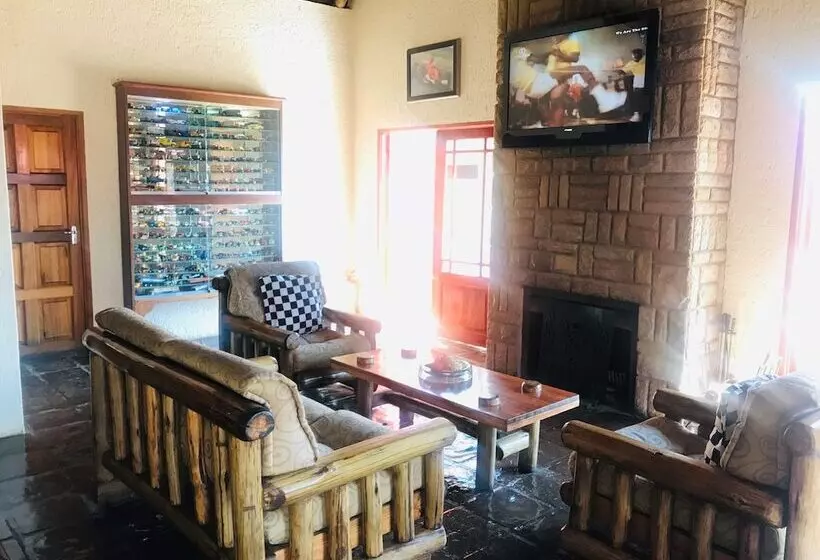 Hotelli Amanzingwe Lodge Conference Centre & Spa