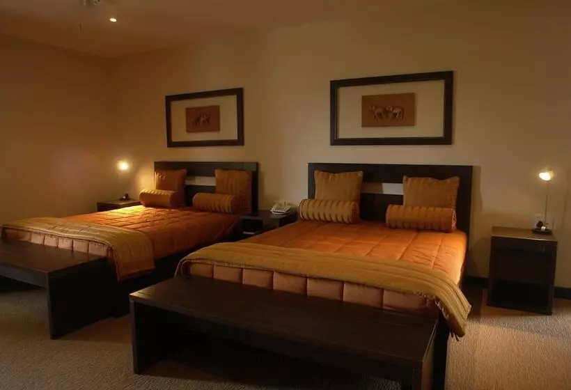 Hotelli Amanzingwe Lodge Conference Centre & Spa