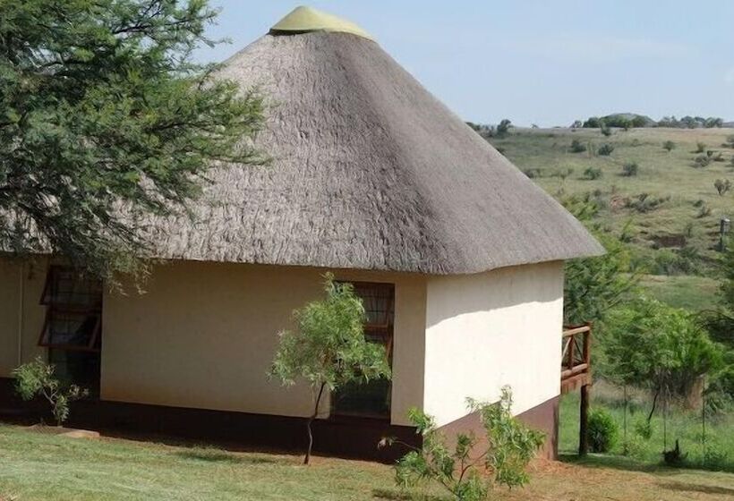 בית מלון כפרי Amanzingwe Lodge Conference Centre & Spa