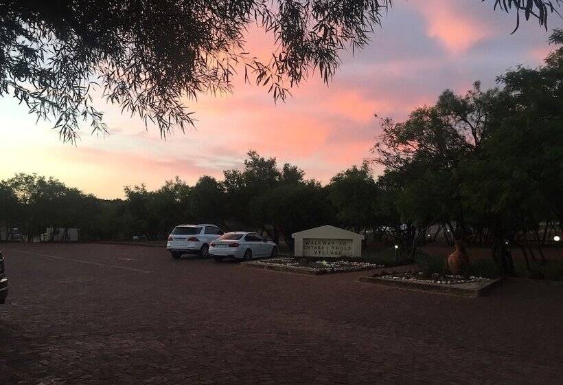 בית מלון כפרי Amanzingwe Lodge Conference Centre & Spa