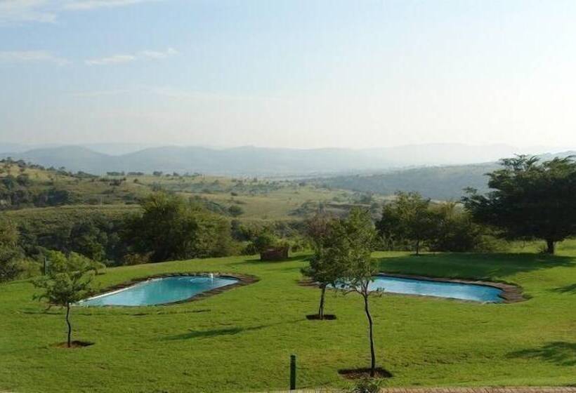 בית מלון כפרי Amanzingwe Lodge Conference Centre & Spa