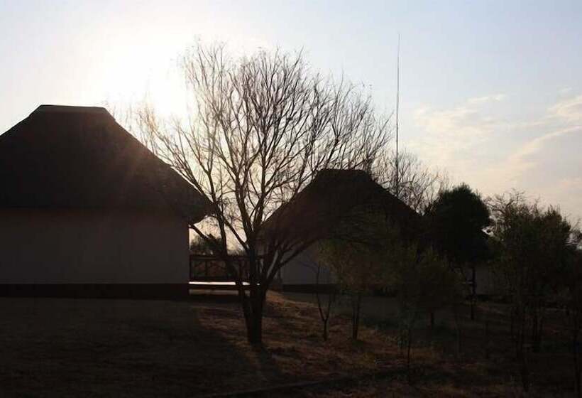 בית מלון כפרי Amanzingwe Lodge Conference Centre & Spa