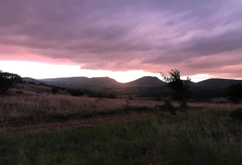 בית מלון כפרי Amanzingwe Lodge Conference Centre & Spa