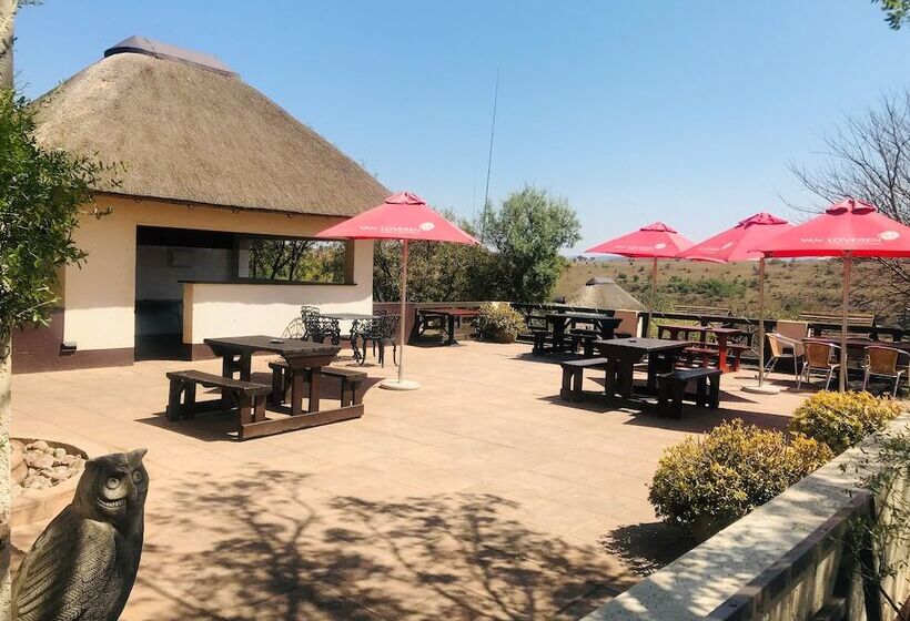 בית מלון כפרי Amanzingwe Lodge Conference Centre & Spa