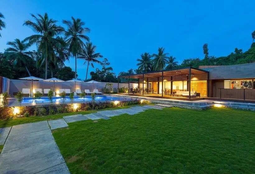 Hotelli Meridian Adventure Marina Club & Resort