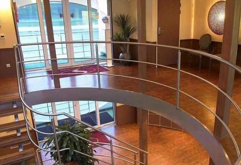 Hotelli Select Ms Serenity   Neuss