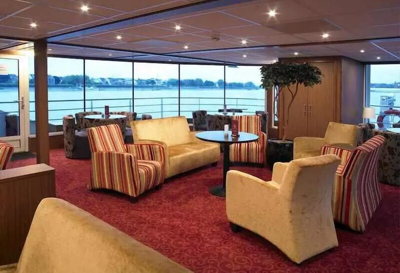 Hotelli Select Ms Serenity   Neuss