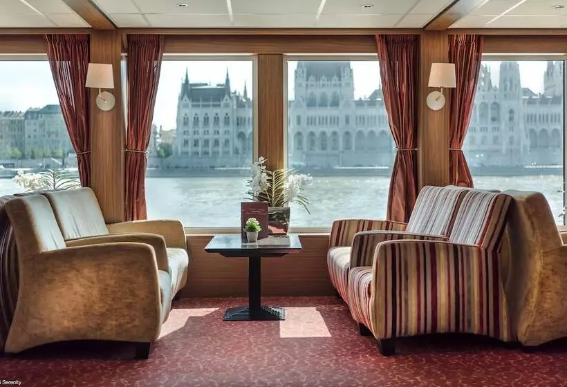 Hotelli Select Ms Serenity   Neuss