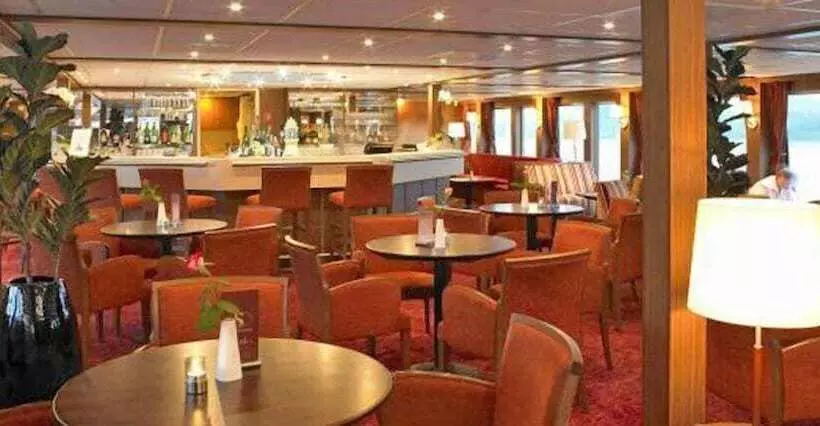 Hotelli Select Ms Serenity   Neuss