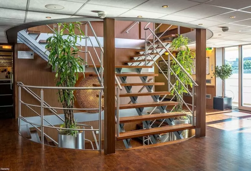 Hotelli Select Ms Serenity   Neuss