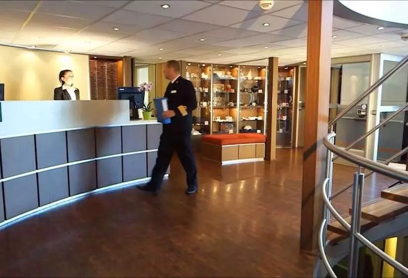 Hotelli Select Ms Serenity   Neuss