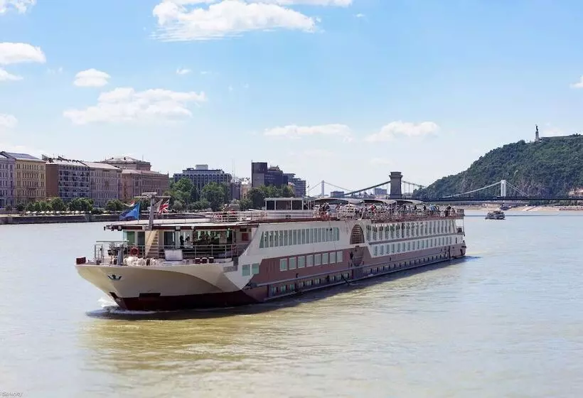 Hotelli Select Ms Serenity   Neuss