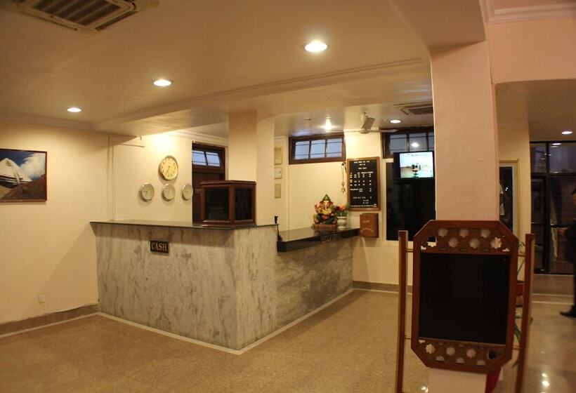 هتل Sneha Clarks Inn Suites Nepalgunj