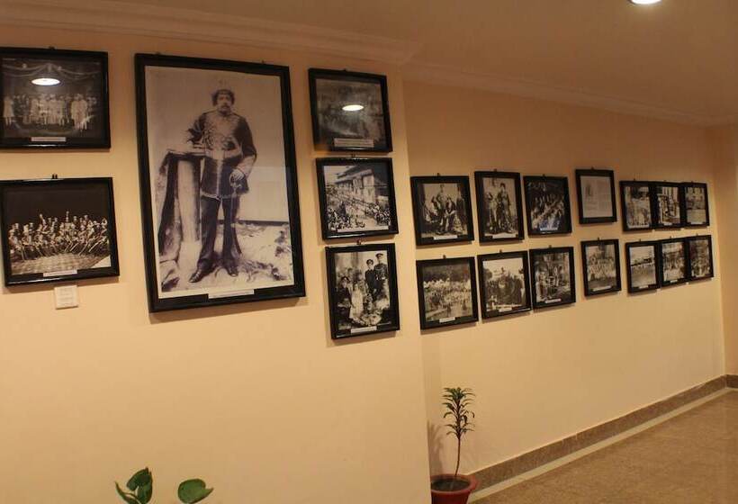 هتل Sneha Clarks Inn Suites Nepalgunj