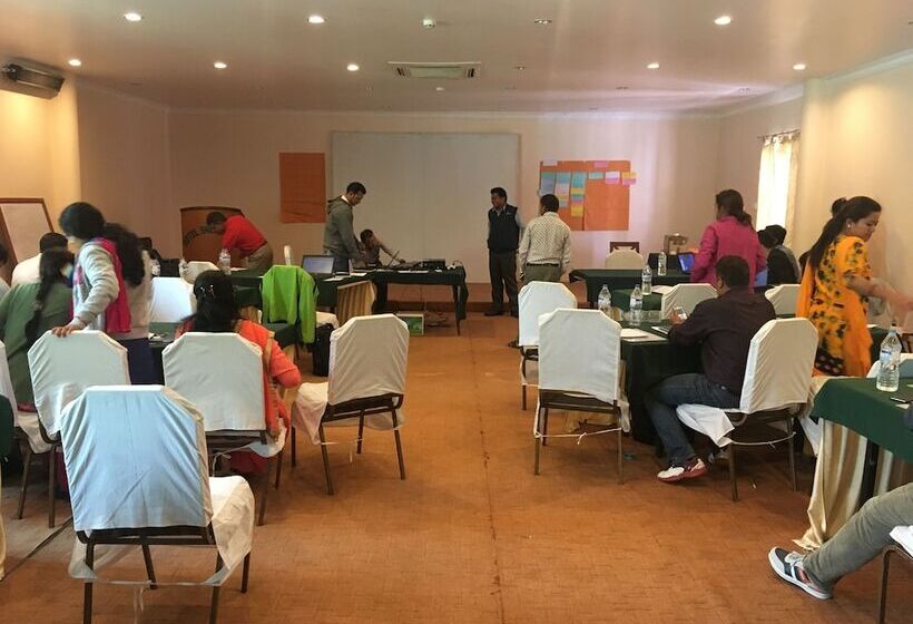 هتل Sneha Clarks Inn Suites Nepalgunj