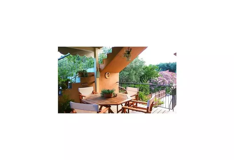 Maria S Studios & Apartments