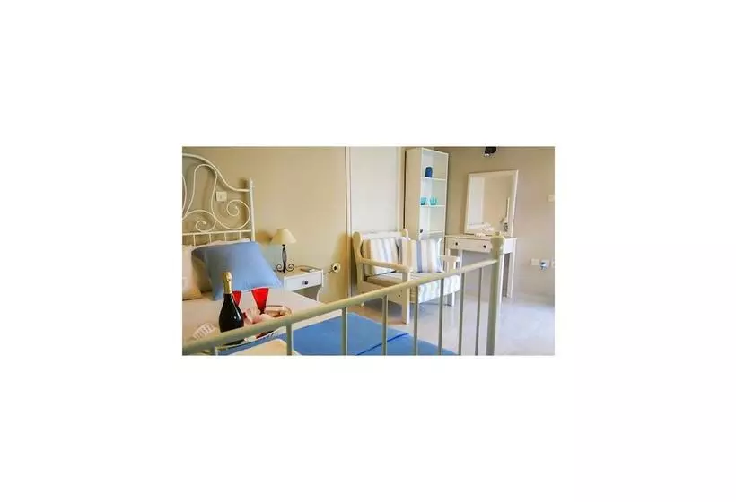 Maria S Studios & Apartments