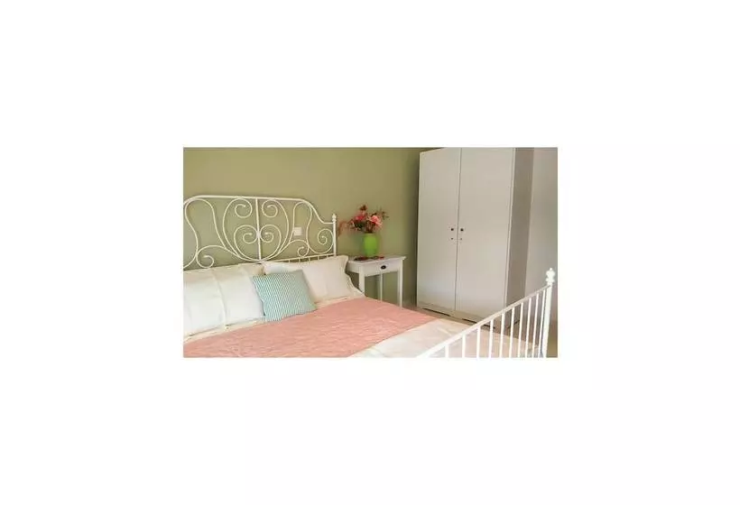 Maria S Studios & Apartments