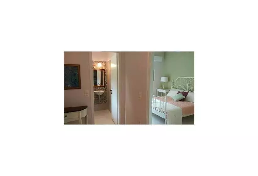 Maria S Studios & Apartments