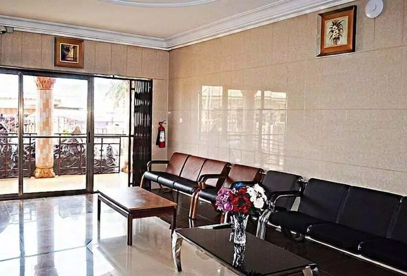 پانسیون Precious Guest Lodge