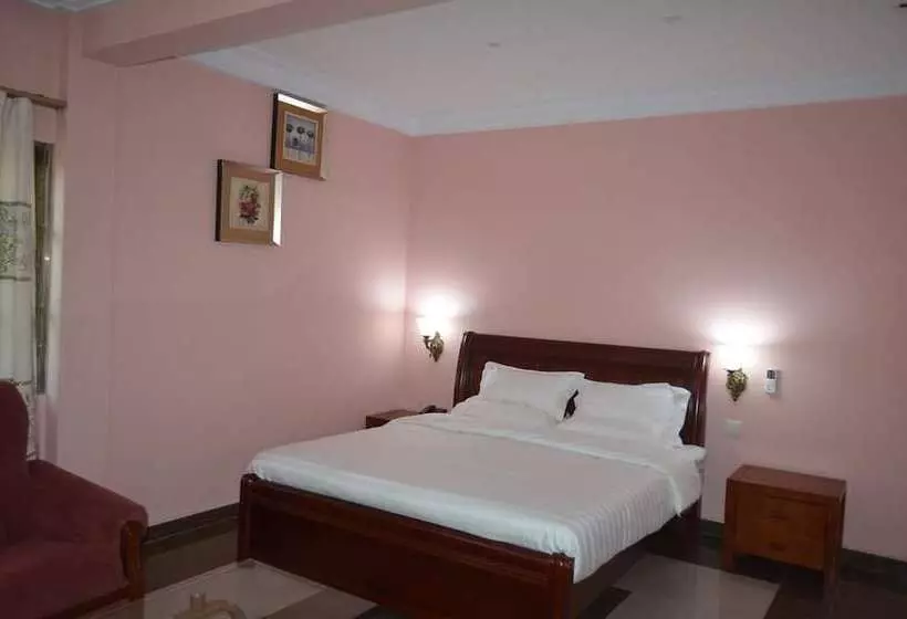 پانسیون Precious Guest Lodge