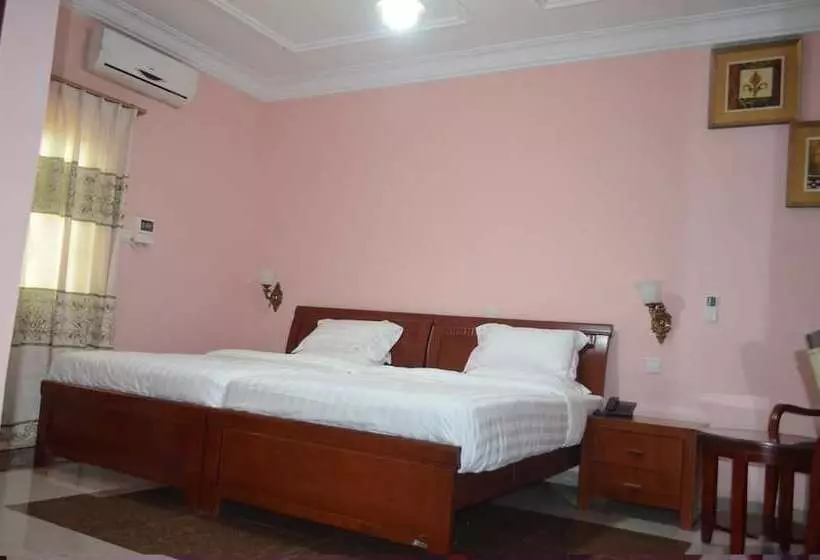 پانسیون Precious Guest Lodge