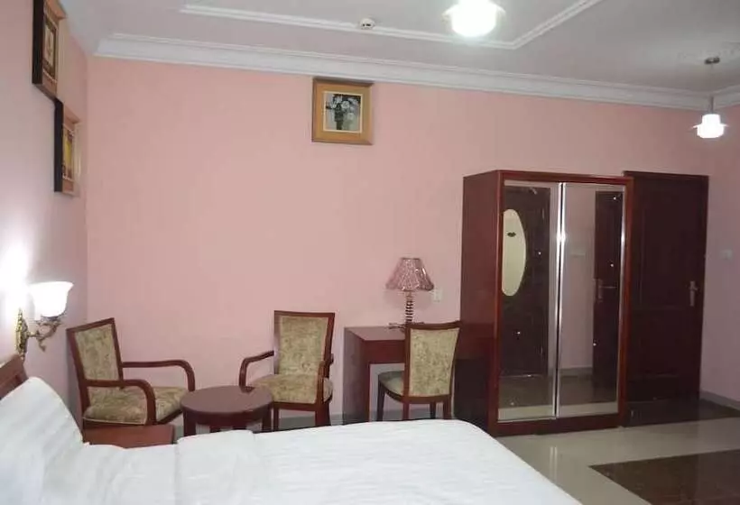 پانسیون Precious Guest Lodge