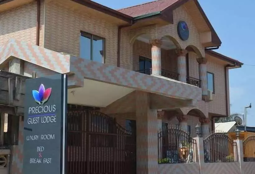 پانسیون Precious Guest Lodge
