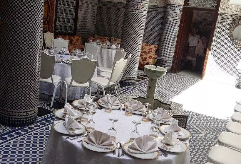 ペンション Riad Les Chrifis Navette Aeroport 24 Sur 24